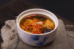 鸽子汤下奶吗，鸡汤下奶吗